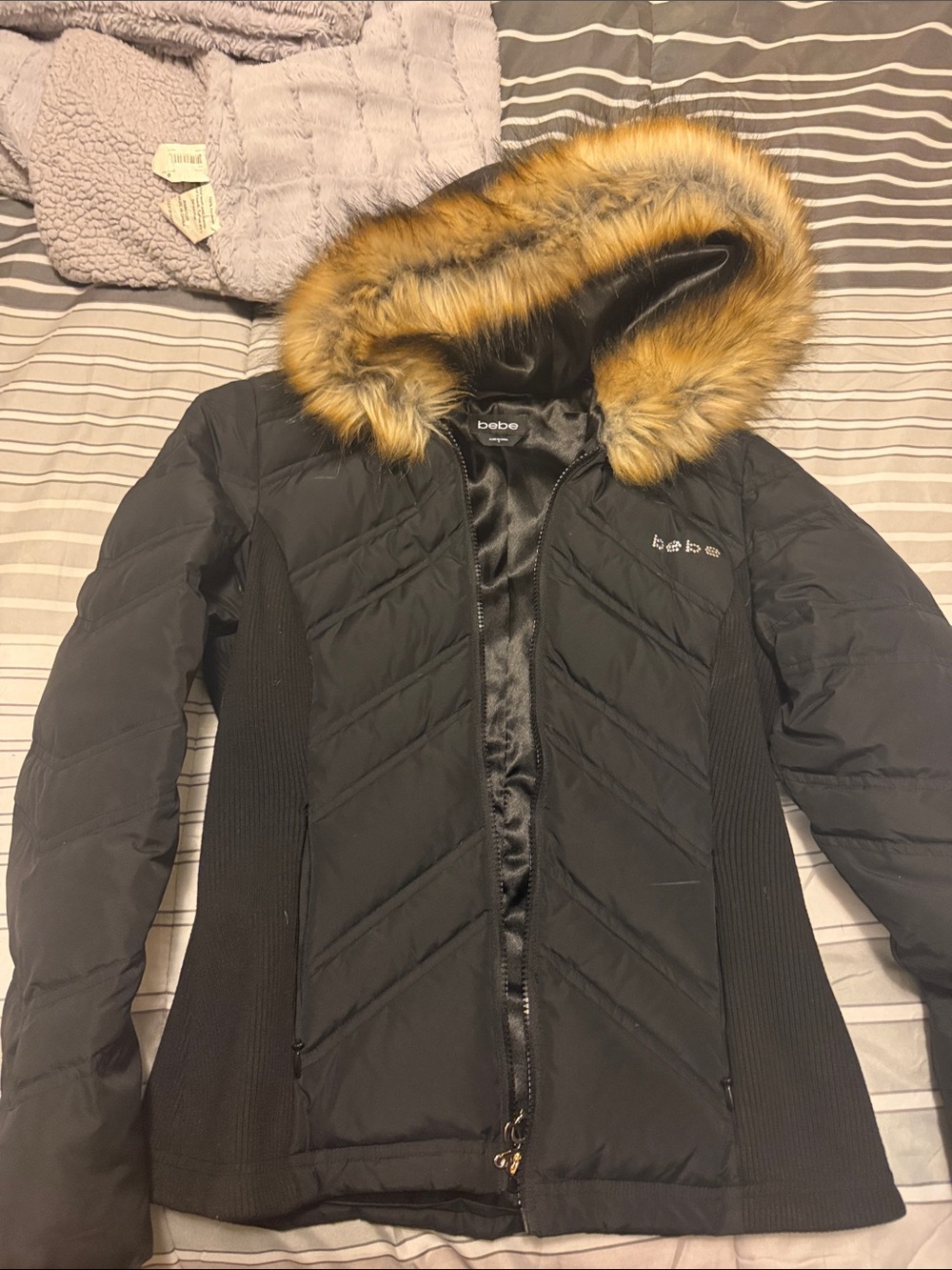 bebe Black Quilted Puffer Jacket with Faux Fur-Trimmed Hood